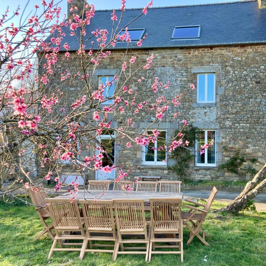 Bed and Breakfast La Breizhidence Combourg Exterior foto